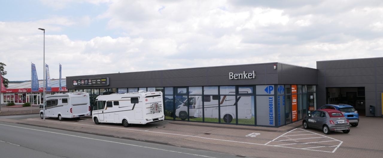 Neue Parksituation am Autohaus Benkel in Beverungen