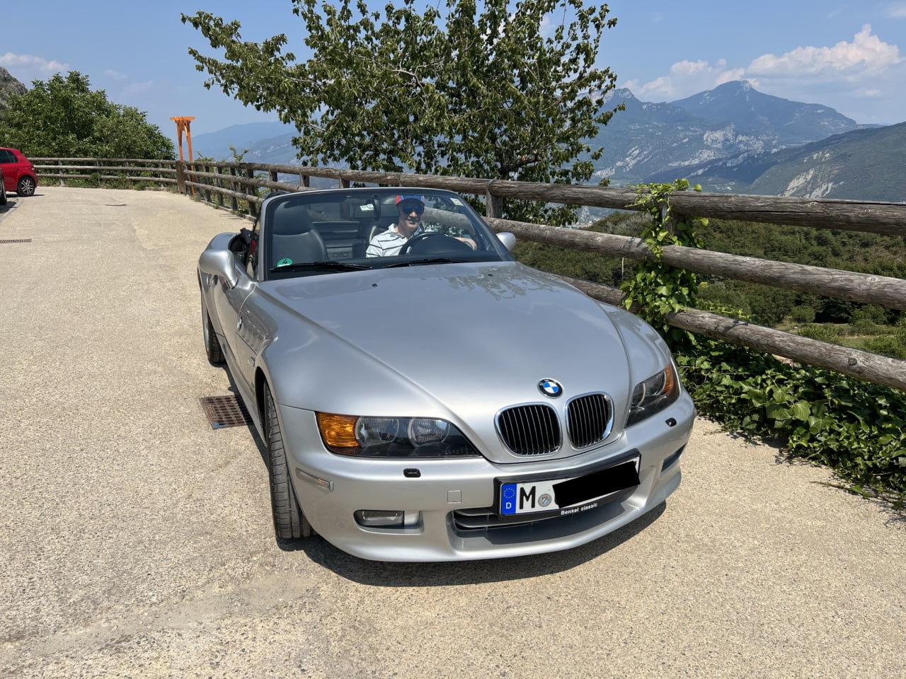 BMW Z3 2.8 Roadster in titansilber geht wieder nach München