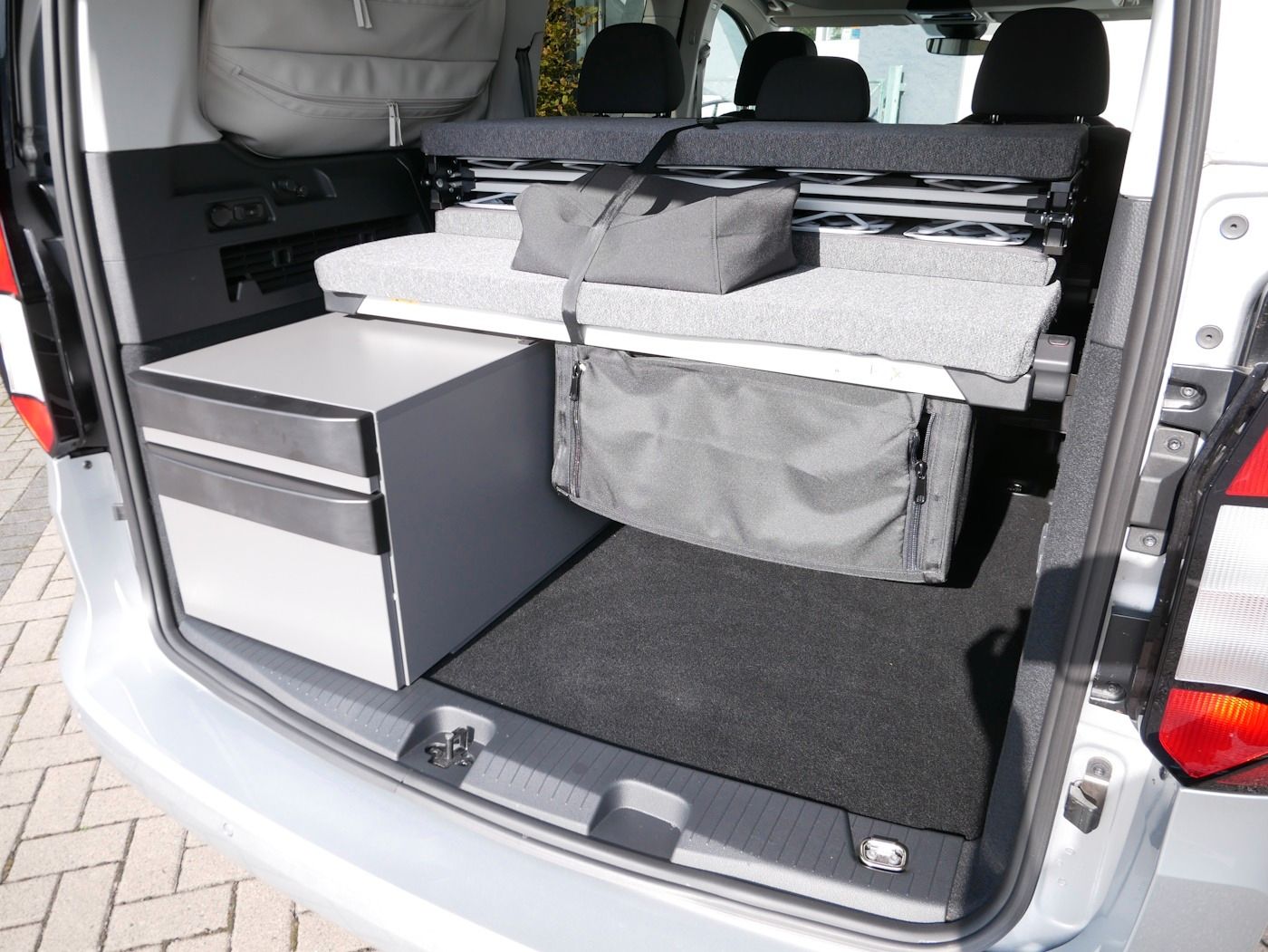 Fahrzeugabbildung Volkswagen Caddy Maxi 2.0 California TZmit0-KM! Camper 90kW