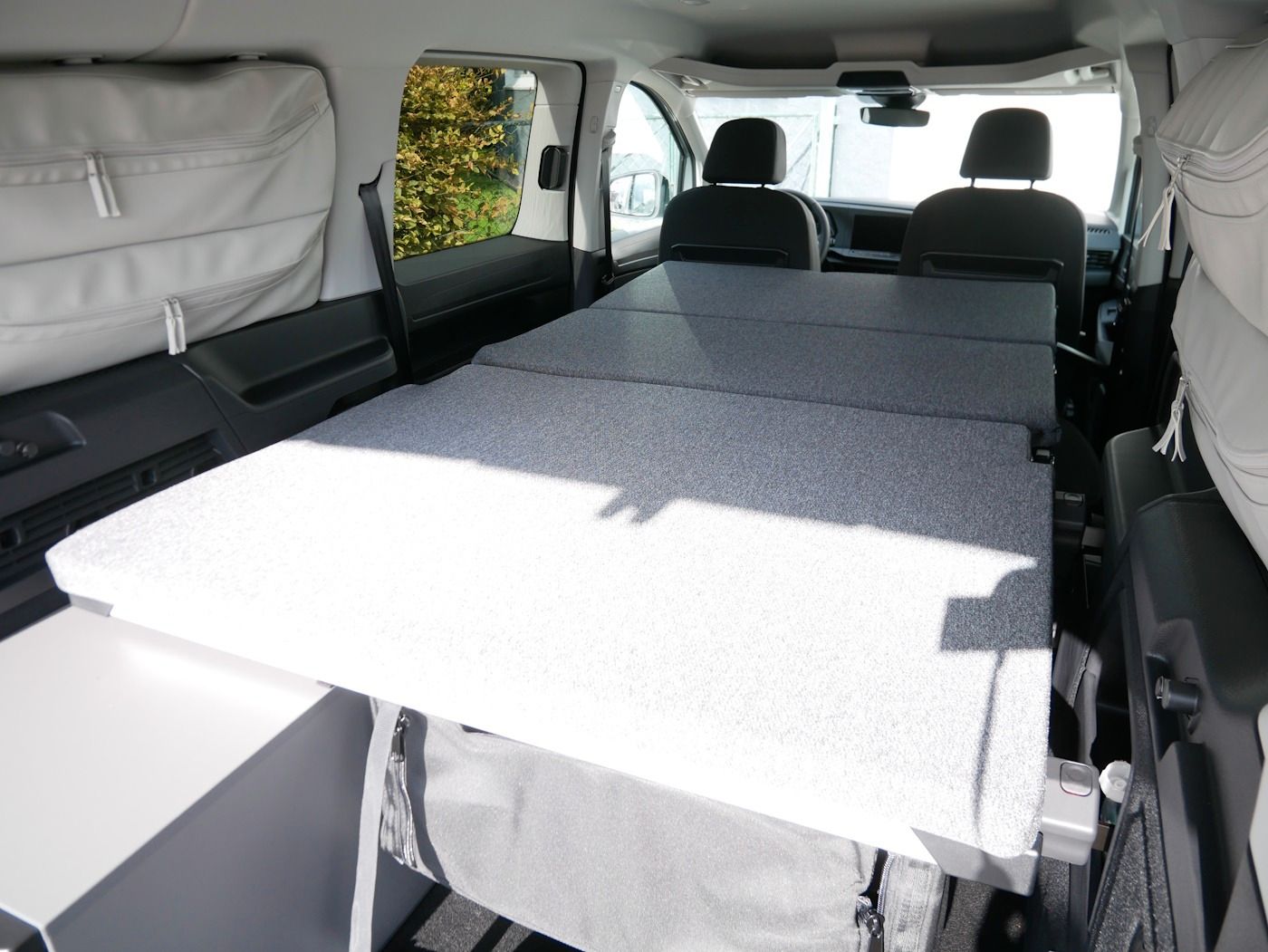 Fahrzeugabbildung Volkswagen Caddy Maxi 2.0 California TZmit0-KM! Camper 90kW