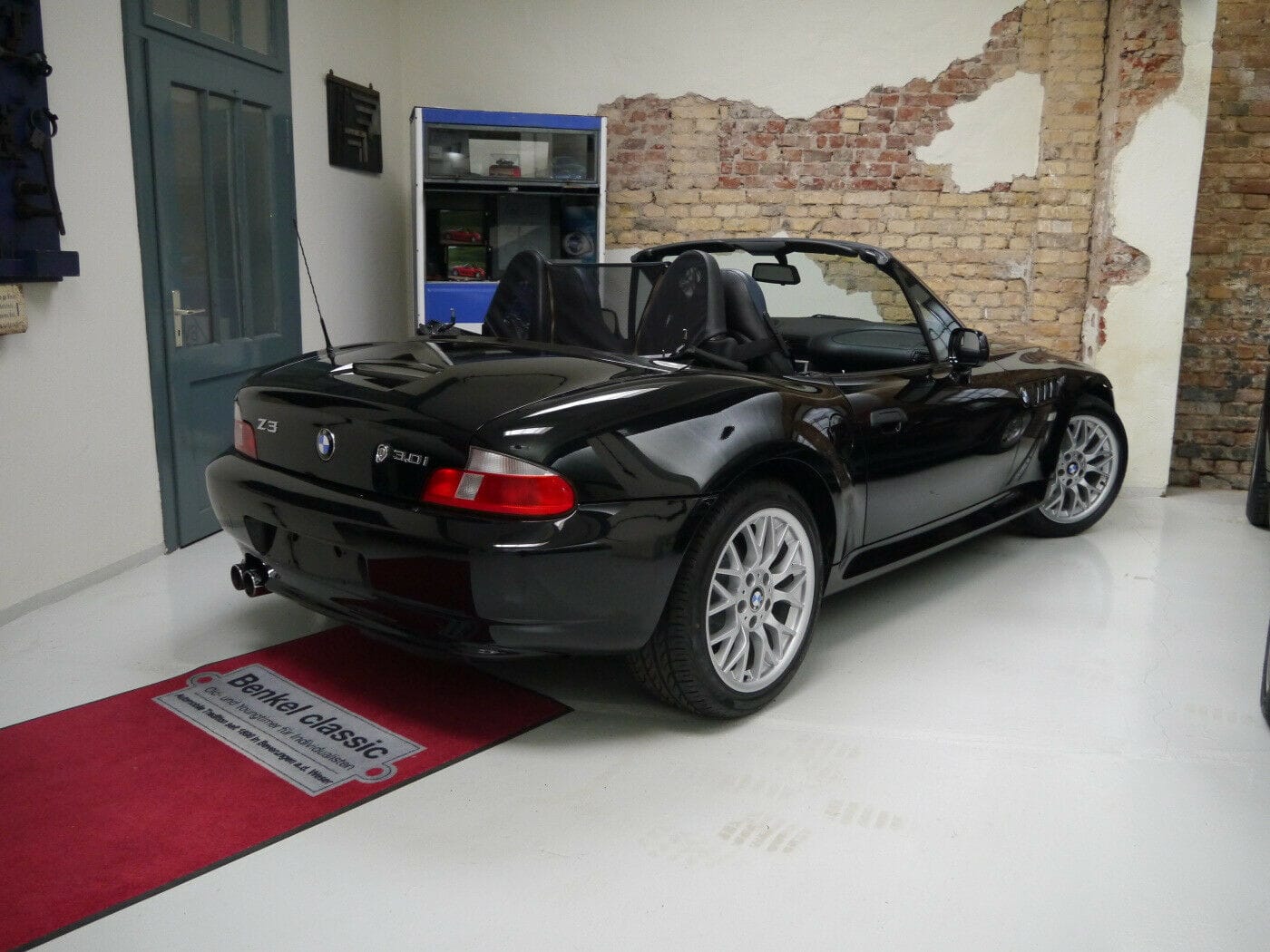 Fahrzeugabbildung BMW Z3 3.0 Roadster Sport Edition ClassicData2-