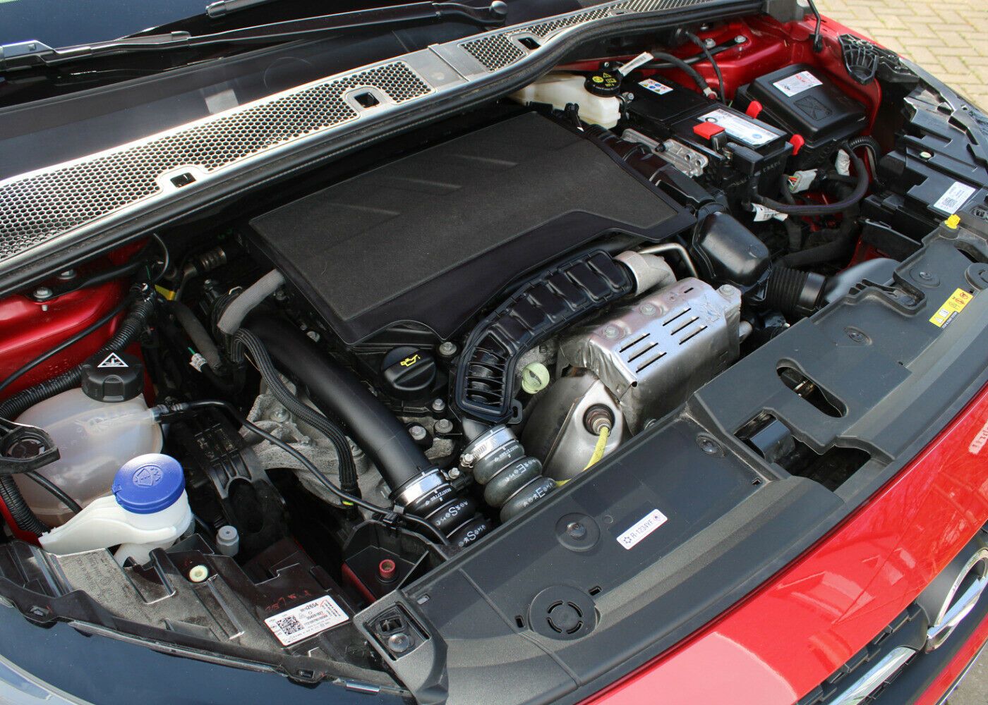 Fahrzeugabbildung Opel Corsa -F 1.2 GS-LINE 74kW LED Kamera SHZ NAVI